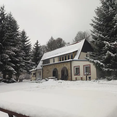 Zbojnicka Semesteranläggning (resort) Zieleniec (Klodzko)